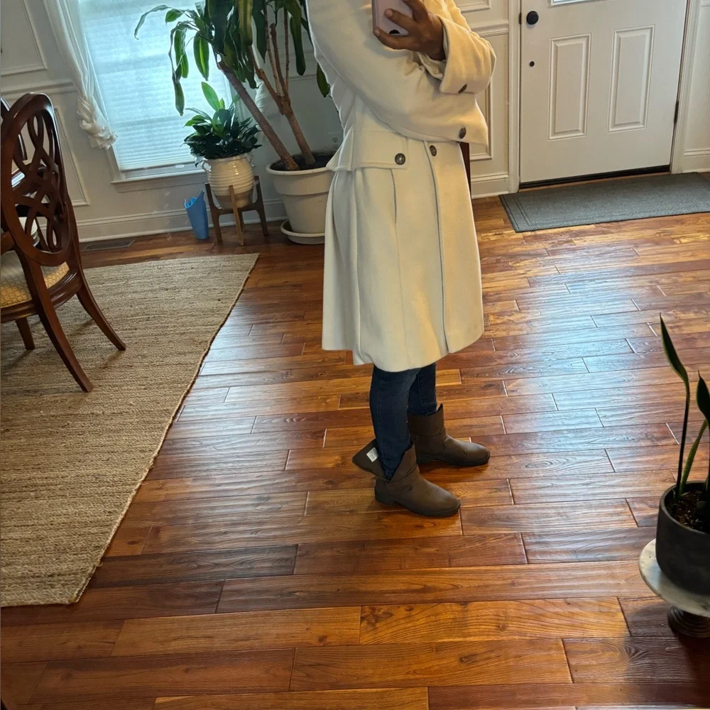 Moda International Classic Cream Trench Coat - Picture 10 of 10